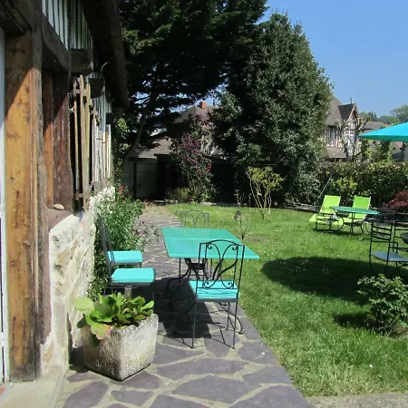 La Chaumiere Des Fees